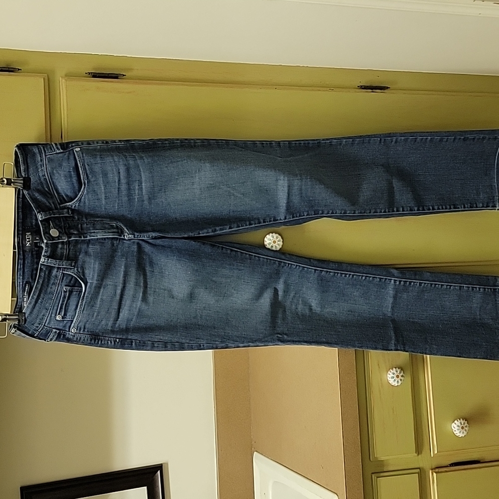 NYDJ sz 2 Marilyn Straight